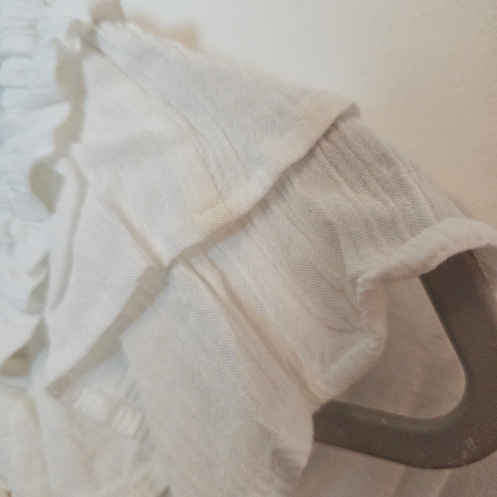 Express Off the Shoulder Crop Top Size XL White Ruffle Shoulders And Hem - Picture 4 of 7